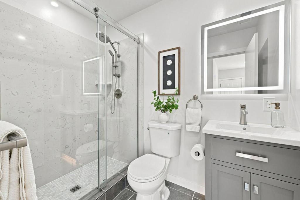 1110 Norval Way Property Photo 36