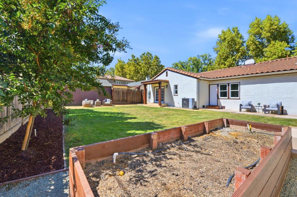1110 Norval Way Property Photo 45
