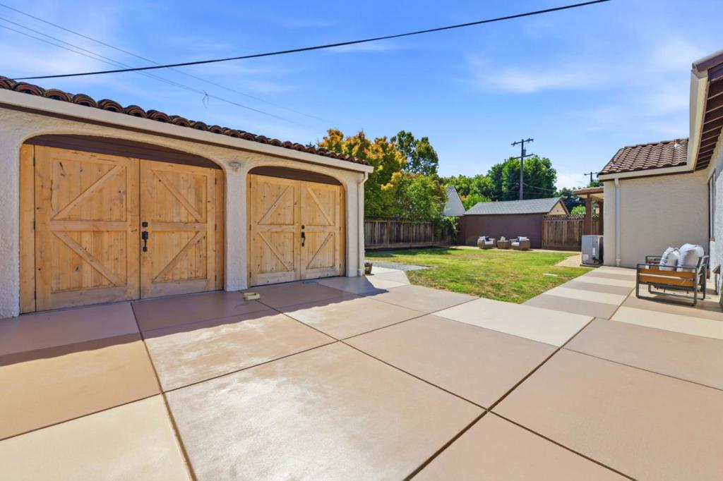 1110 Norval Way Property Photo 47