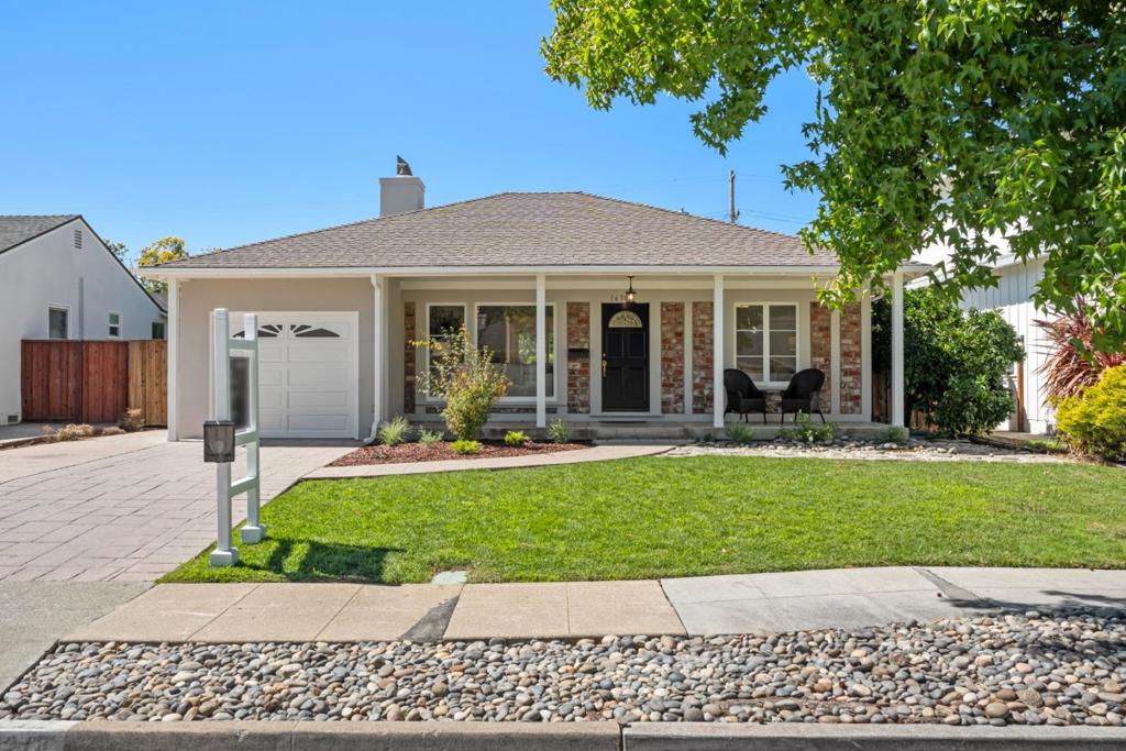 1630 Anamor Street Property Photo