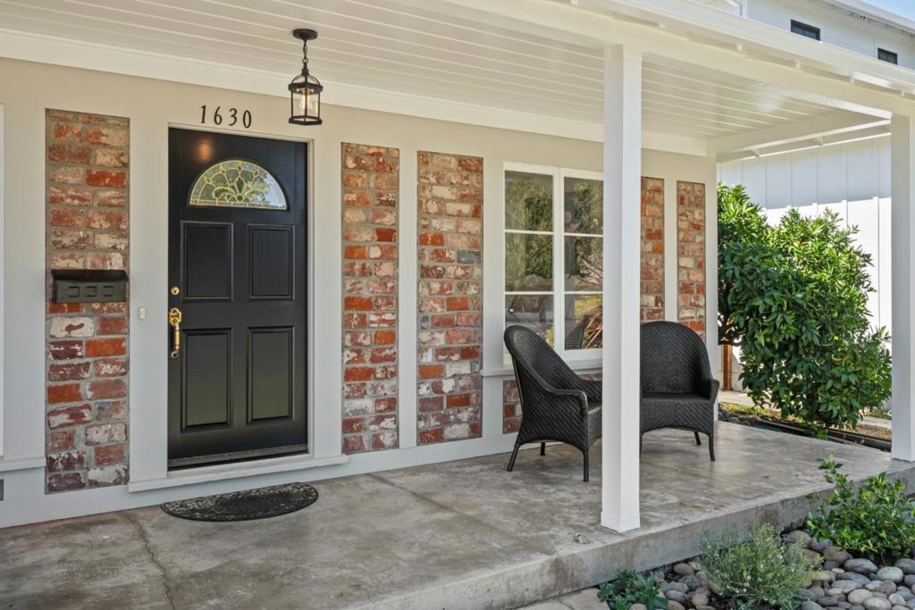 1630 Anamor Street Property Photo 3