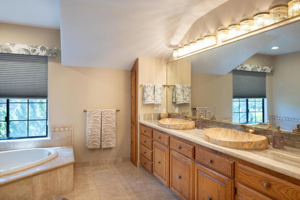 400 Dry Creek Road Property Photo 23