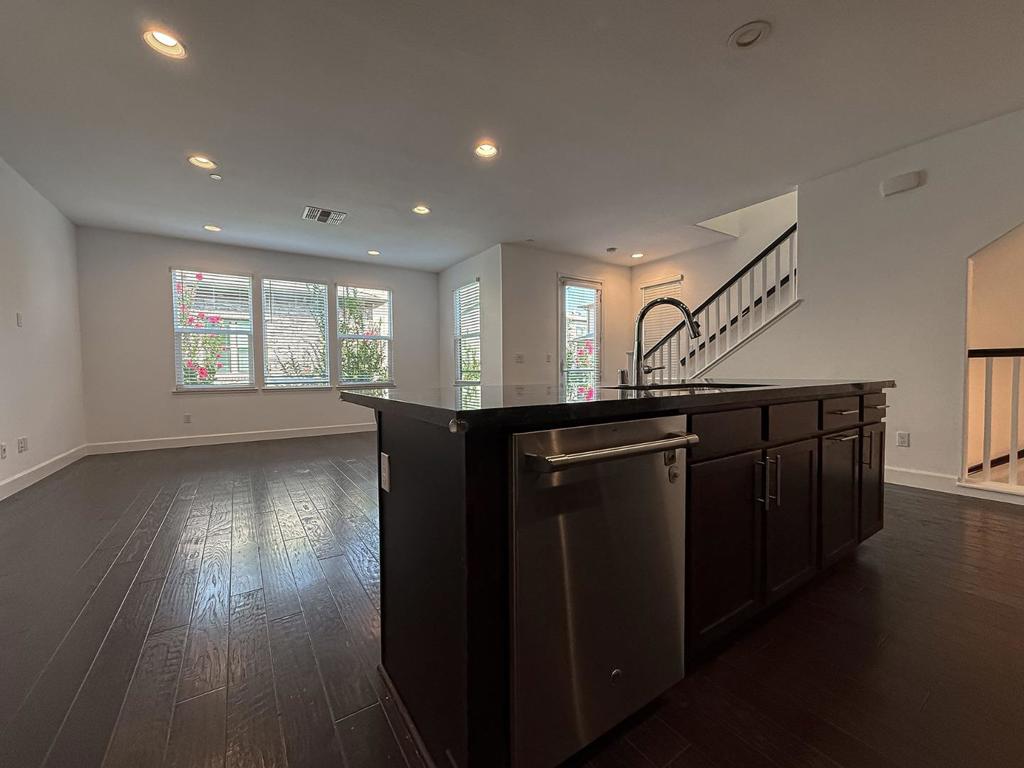 4028 Freestone Place Property Photo 8