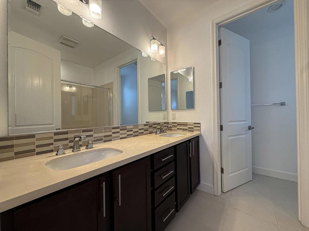 4028 Freestone Place Property Photo 12