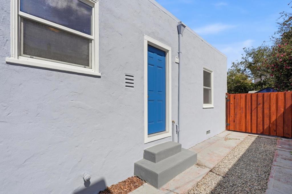 3248 Bona Street Property Photo 6