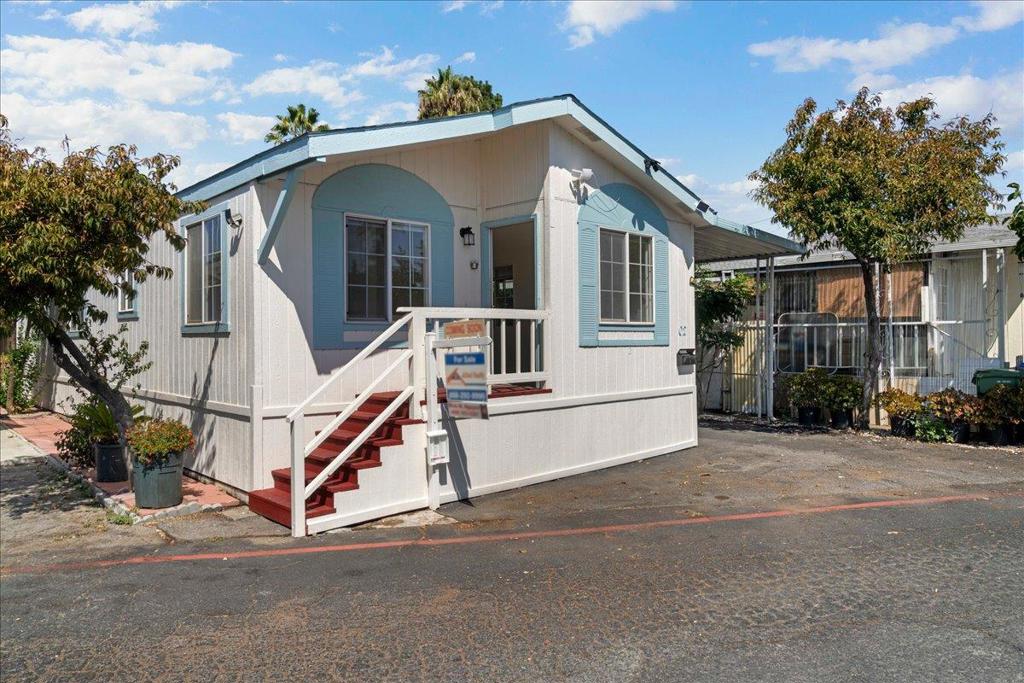 661 Bonita Avenue 2 Property Photo 2
