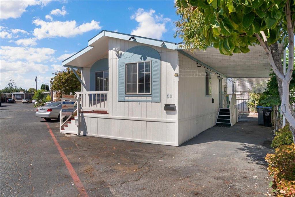 661 Bonita Avenue 2 Property Photo 3