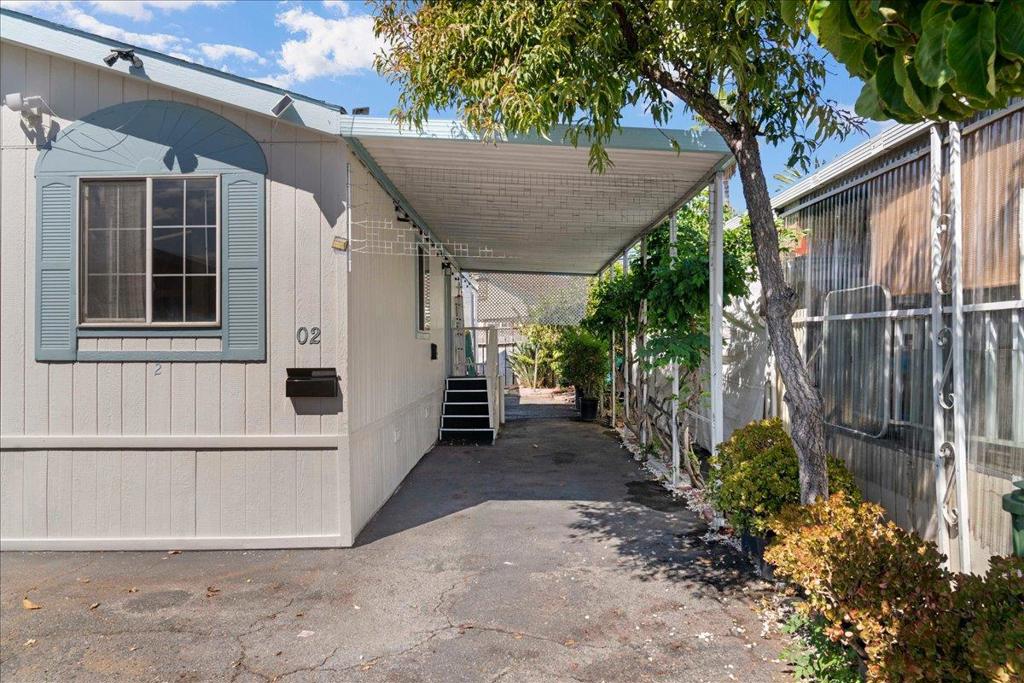 661 Bonita Avenue 2 Property Photo 4