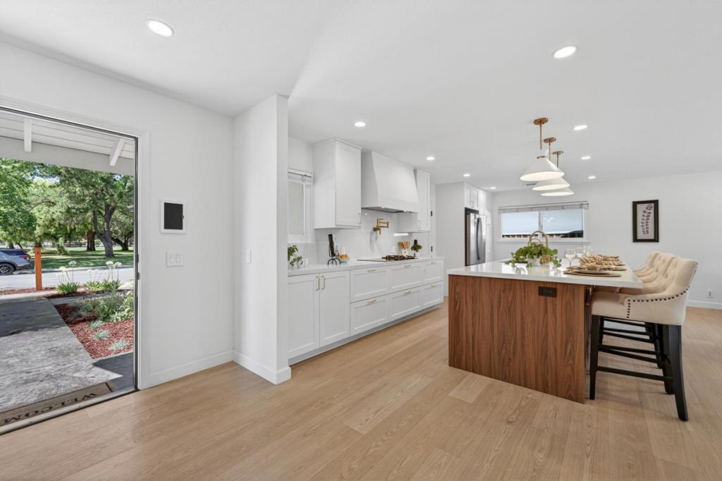 1434 Myrtle Avenue Property Photo 4