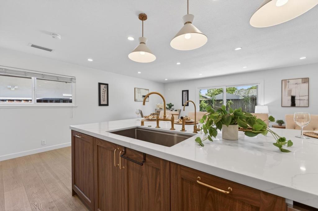 1434 Myrtle Avenue Property Photo 7