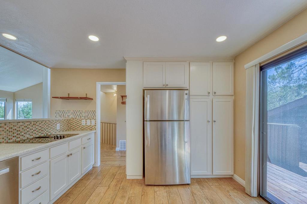664 Terry Street Property Photo 14