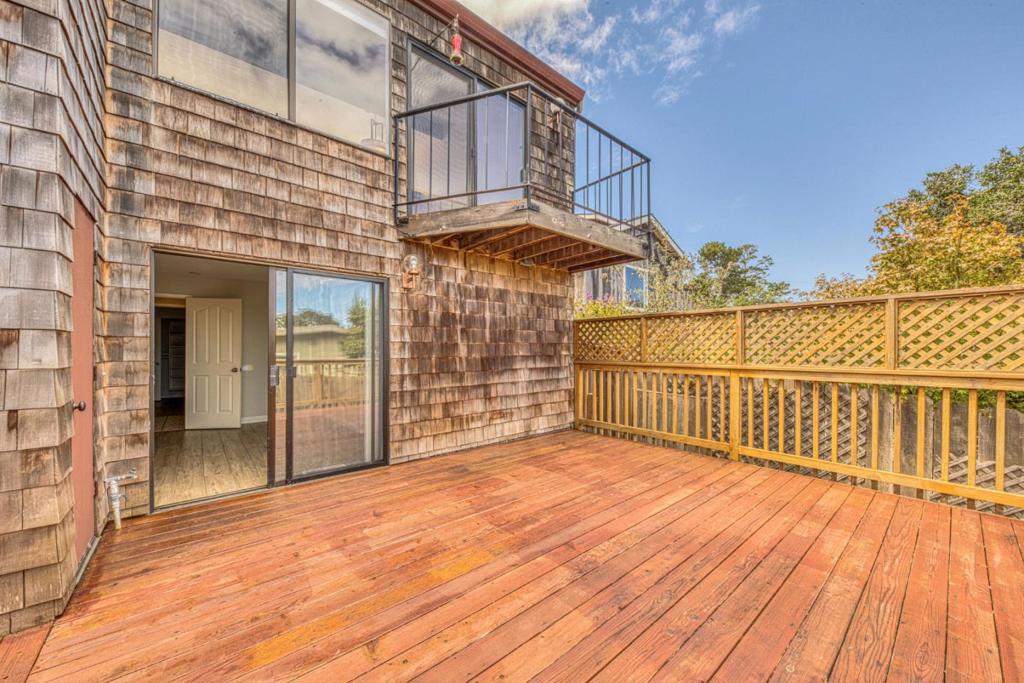 664 Terry Street Property Photo 25