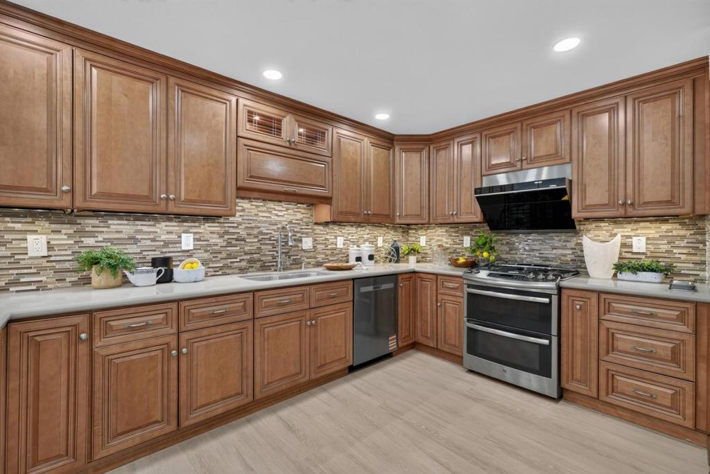 2589 Royal Ann Court Property Photo 10