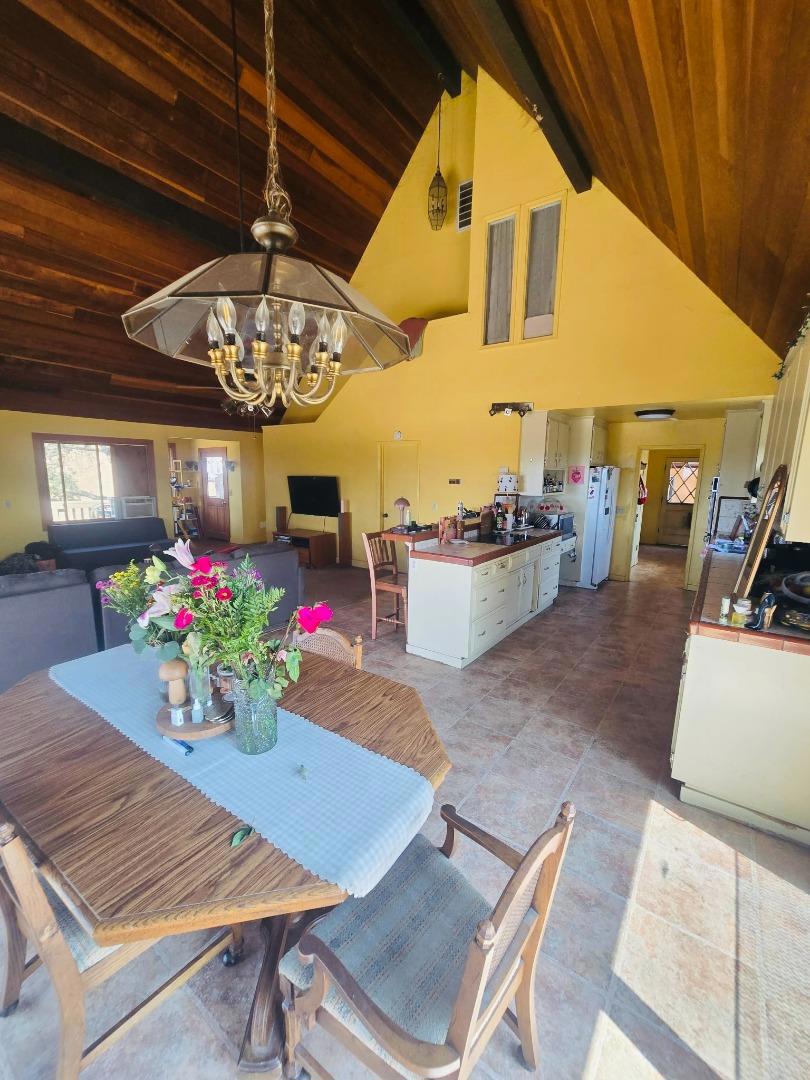 1040 Comstock Road Property Photo 3
