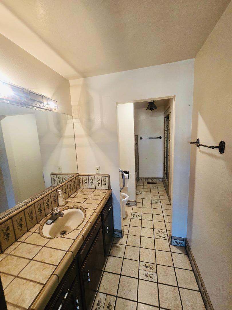 1040 Comstock Road Property Photo 10