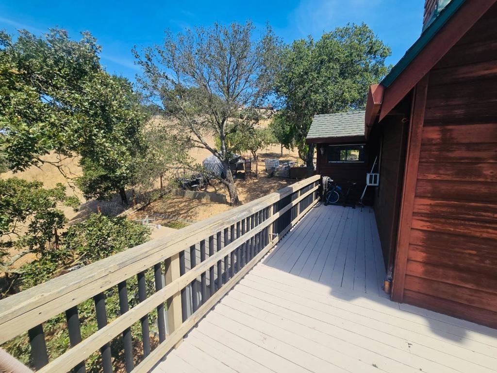 1040 Comstock Road Property Photo 11