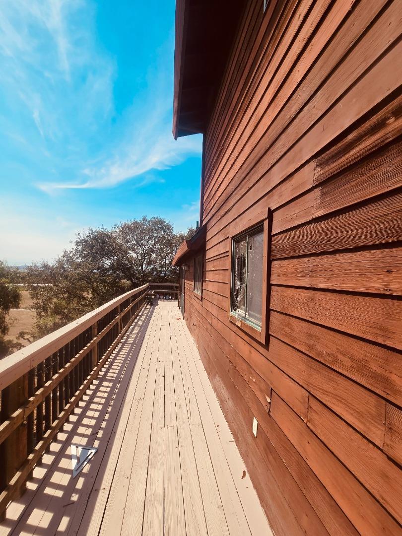 1040 Comstock Road Property Photo 12