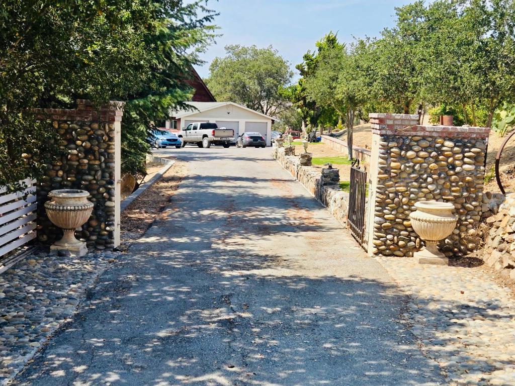 1040 Comstock Road Property Photo 17