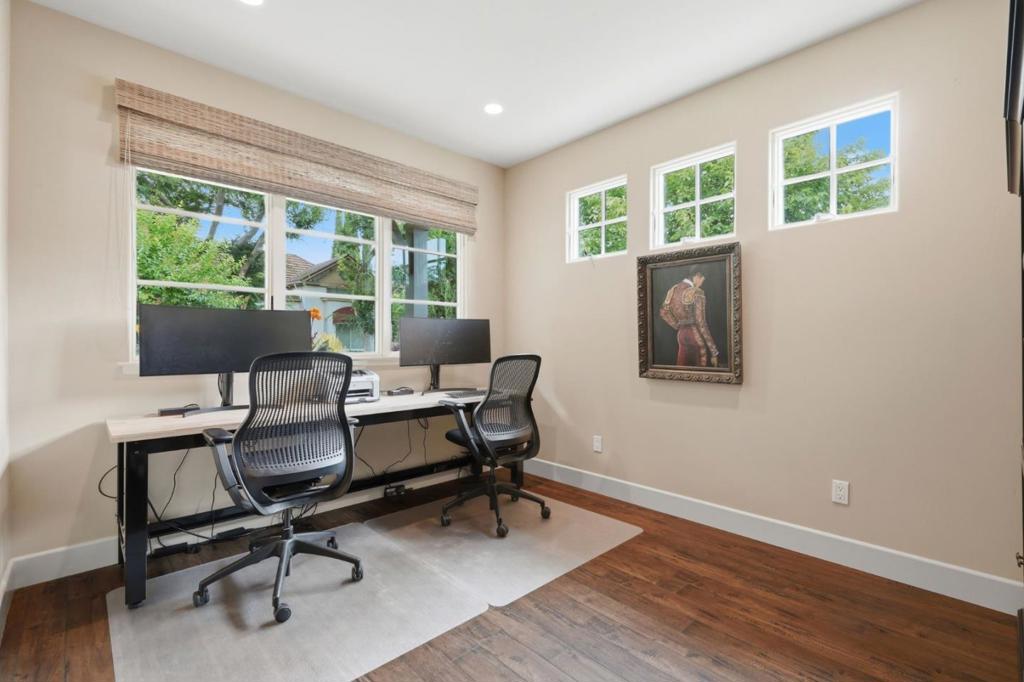 1315 Iris Court Property Photo 14