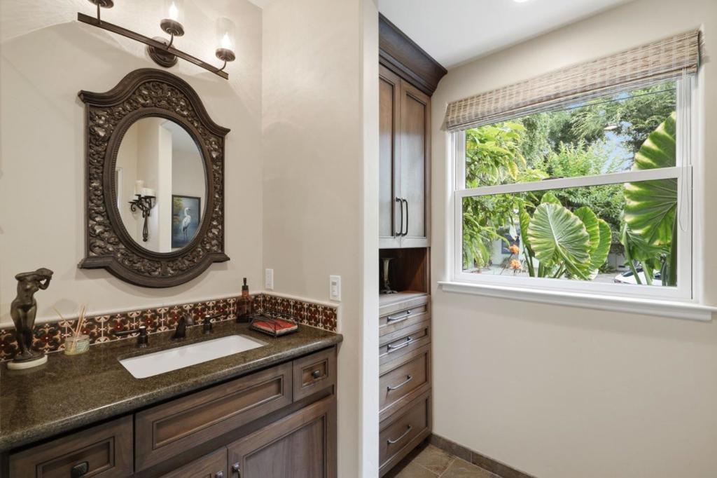 1315 Iris Court Property Photo 16