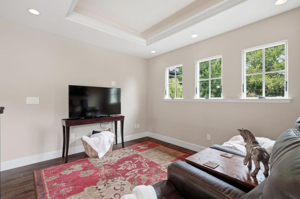 1315 Iris Court Property Photo 19