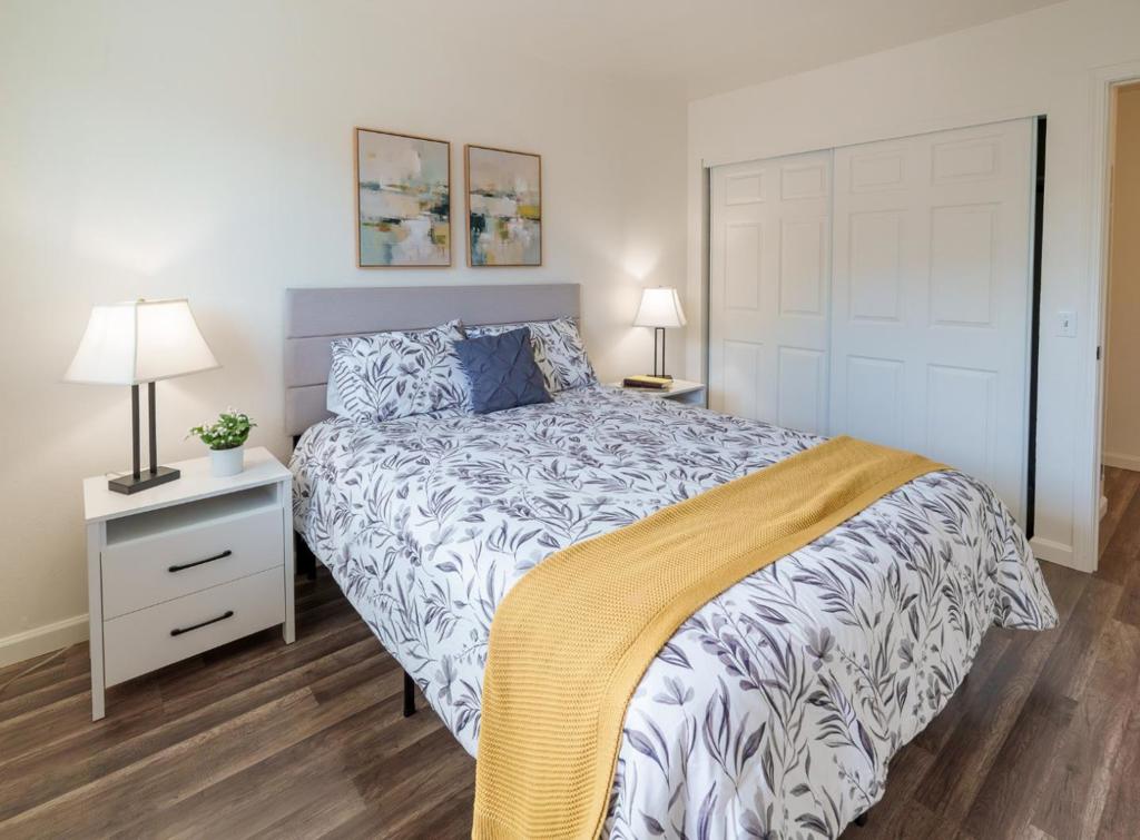 1044 Suzanne Court Property Photo 11
