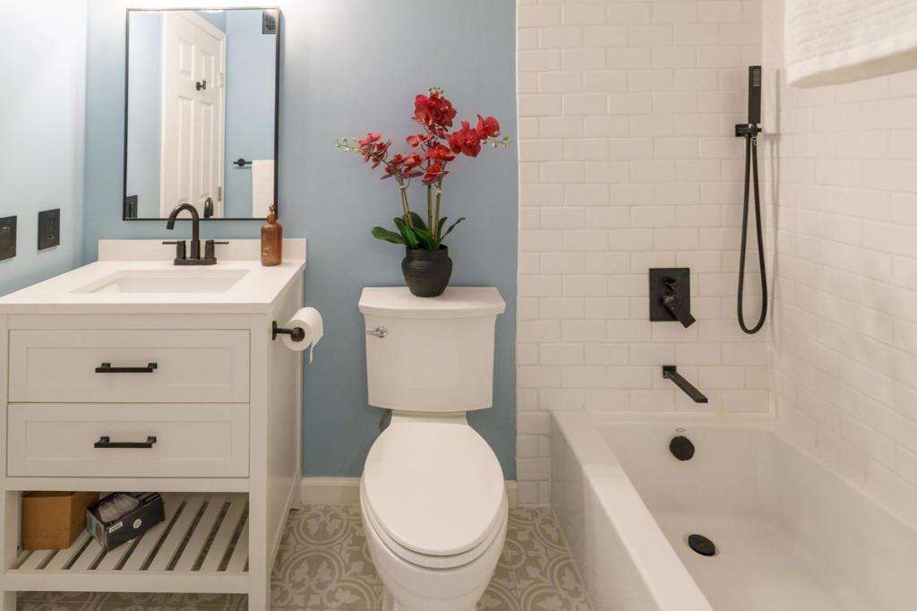 1044 Suzanne Court Property Photo 13