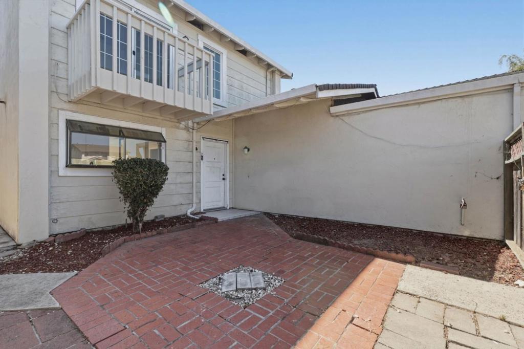 211 Checkers Drive Property Photo 3