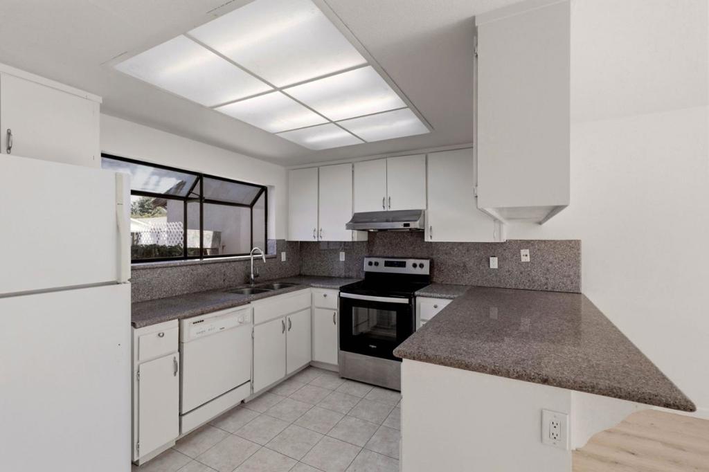 211 Checkers Drive Property Photo 8