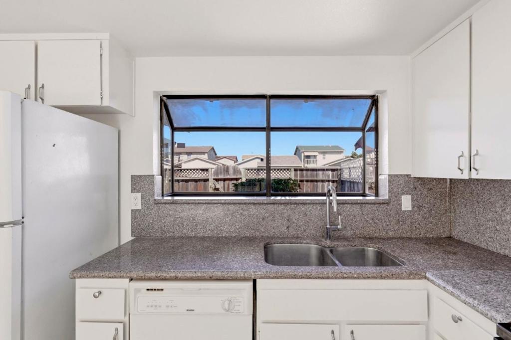 211 Checkers Drive Property Photo 10