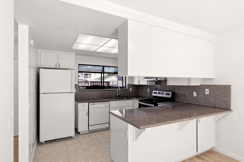 211 Checkers Drive Property Photo 11