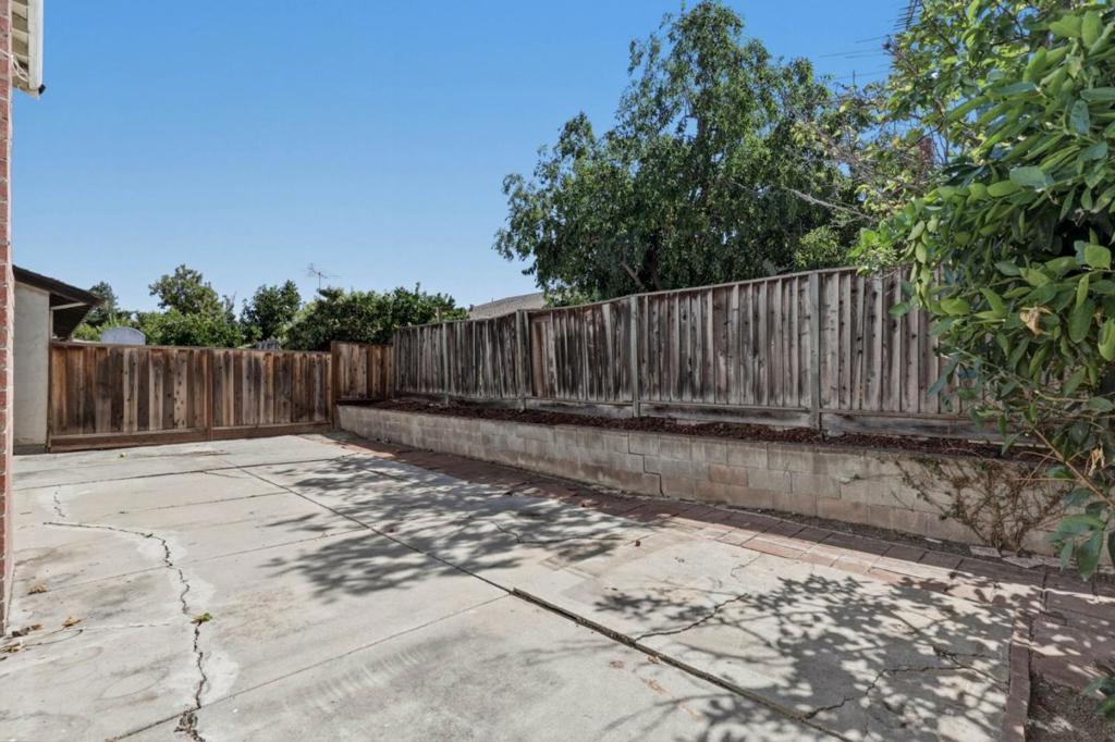 211 Checkers Drive Property Photo 28