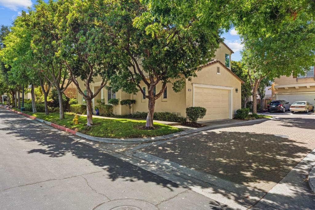 7553 Turnberry Way Property Photo 3