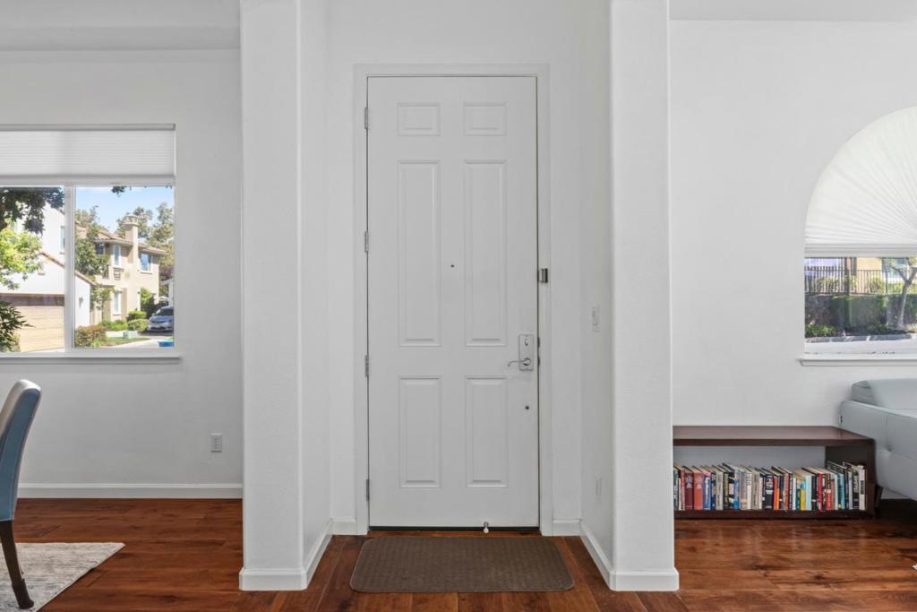 7553 Turnberry Way Property Photo 5