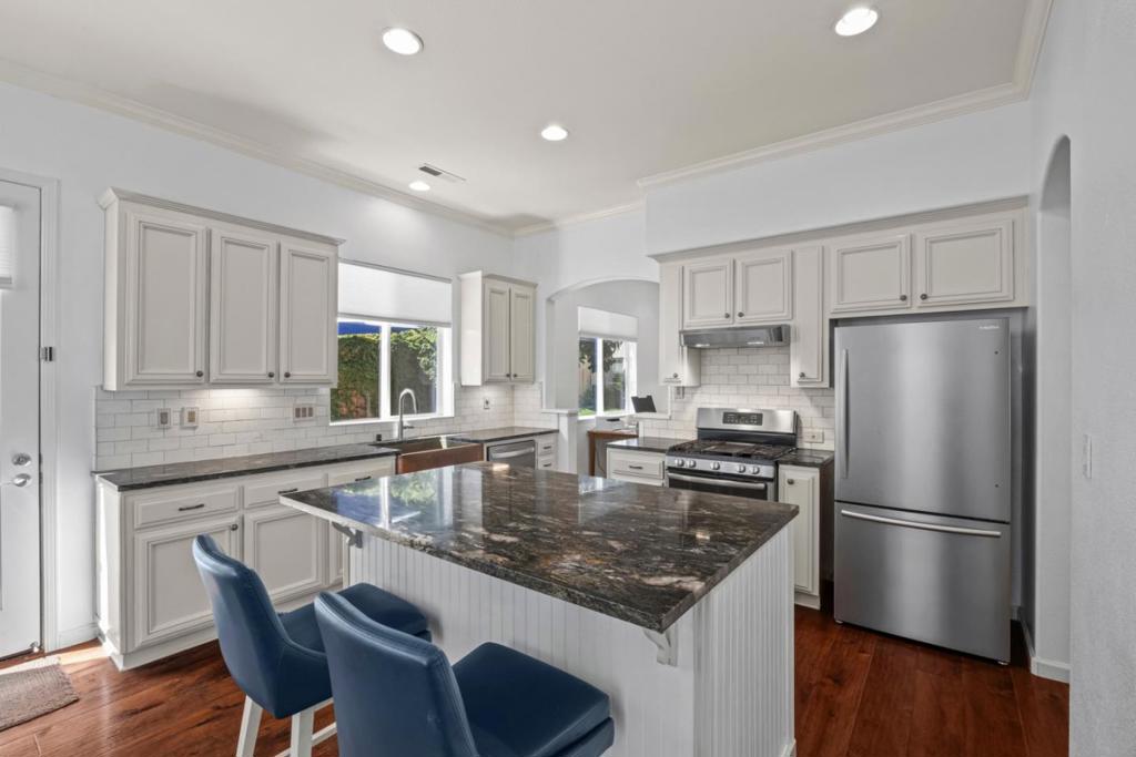 7553 Turnberry Way Property Photo 18