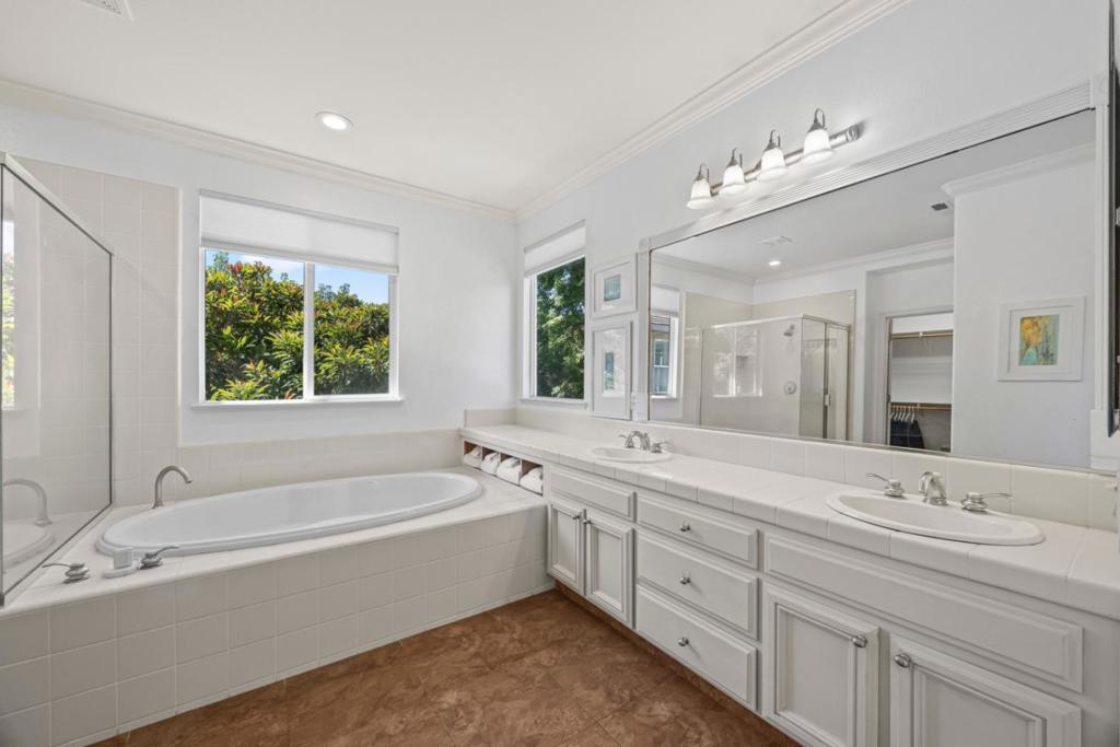 7553 Turnberry Way Property Photo 35