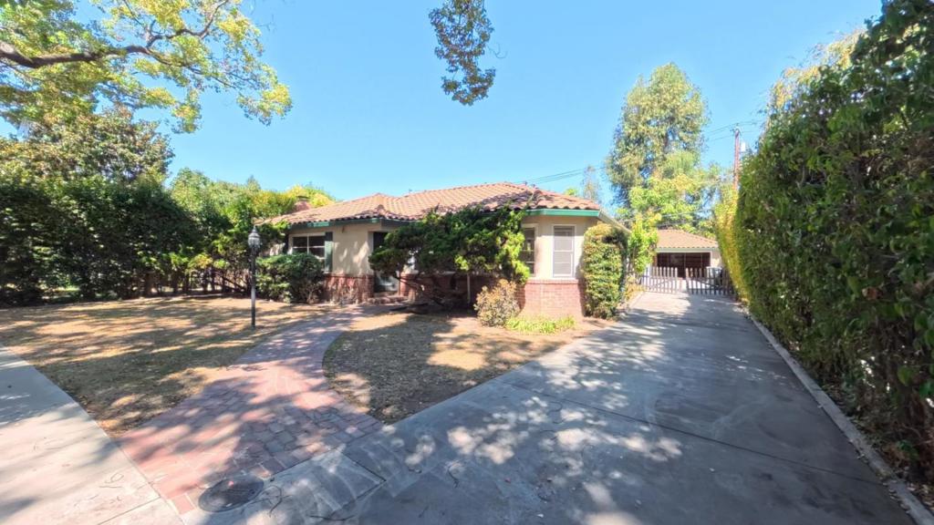 1006 Westwood Drive Property Photo 1