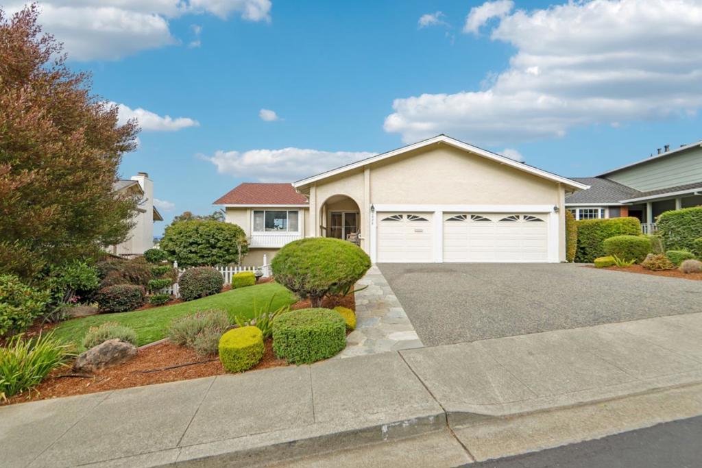 2808 Wakefield Drive Property Photo 1