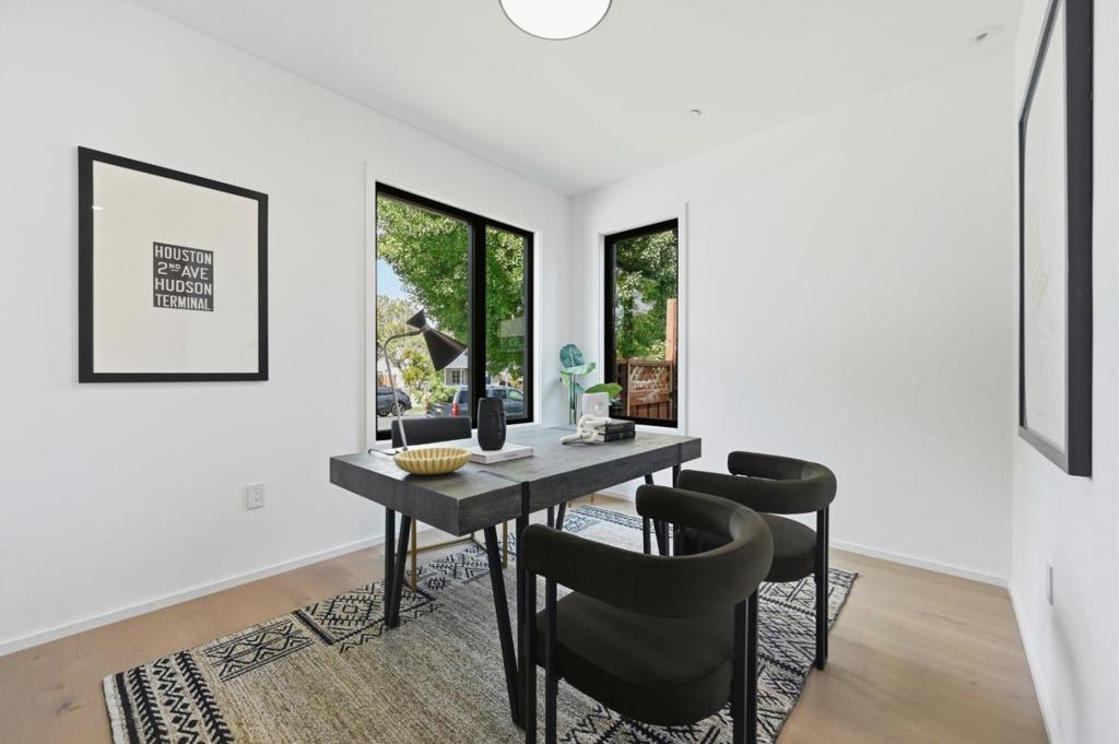 2076 Coastland Avenue Property Photo 18