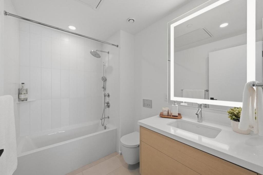 2076 Coastland Avenue Property Photo 24