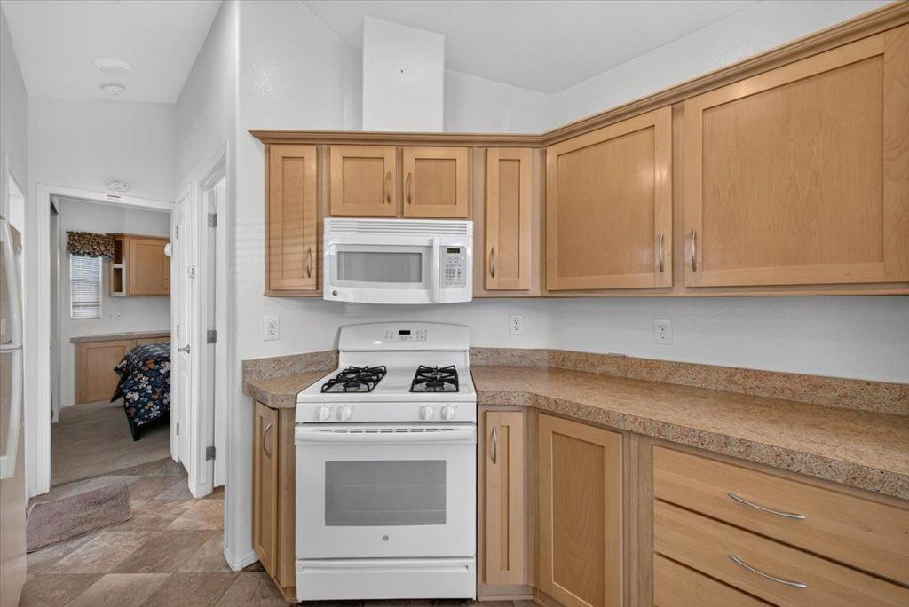 835 Kimball Avenue 2 Property Photo 10