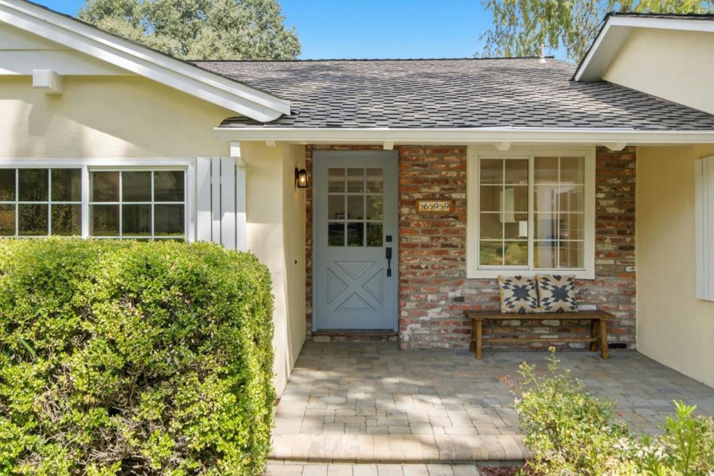 699 Rosita Avenue Property Photo 1