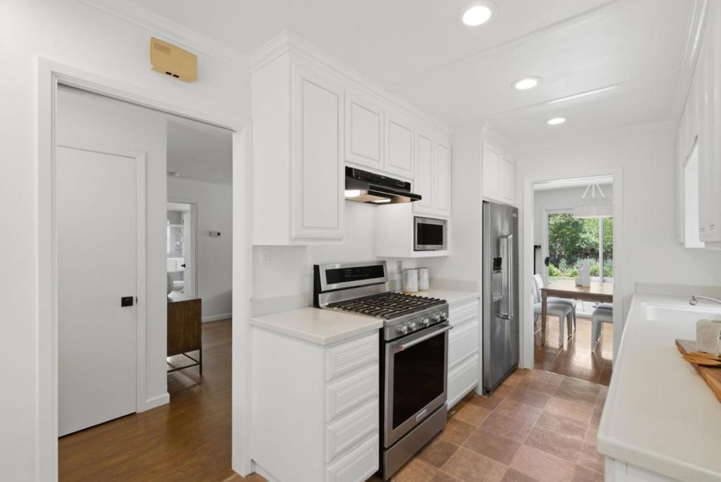 699 Rosita Avenue Property Photo 18