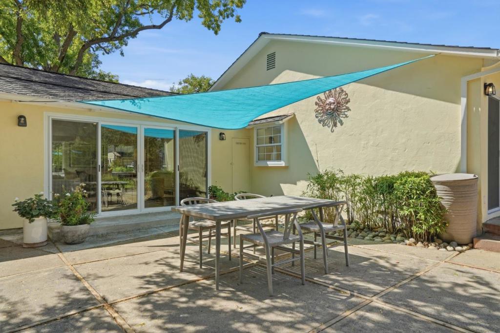 699 Rosita Avenue Property Photo 36