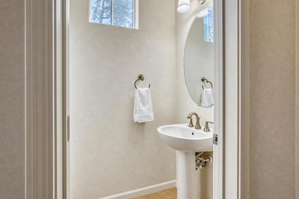 1307 Westbury Drive Property Photo 38