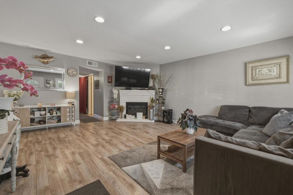 1179 Beaconsfield Property Photo 3