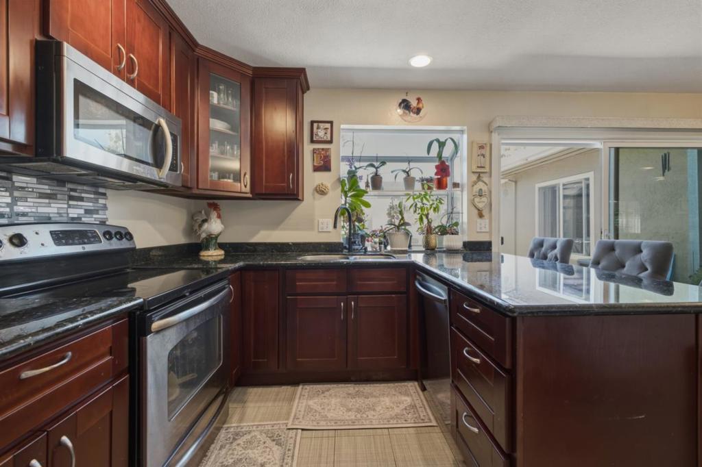 1179 Beaconsfield Property Photo 13