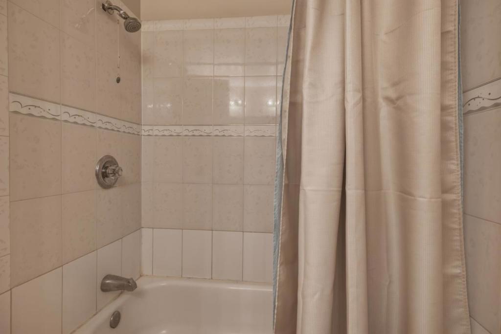 1179 Beaconsfield Property Photo 24