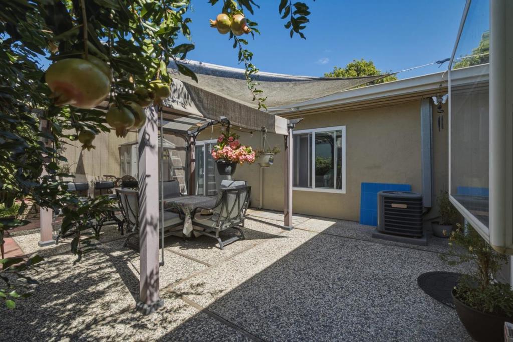 1179 Beaconsfield Property Photo 33