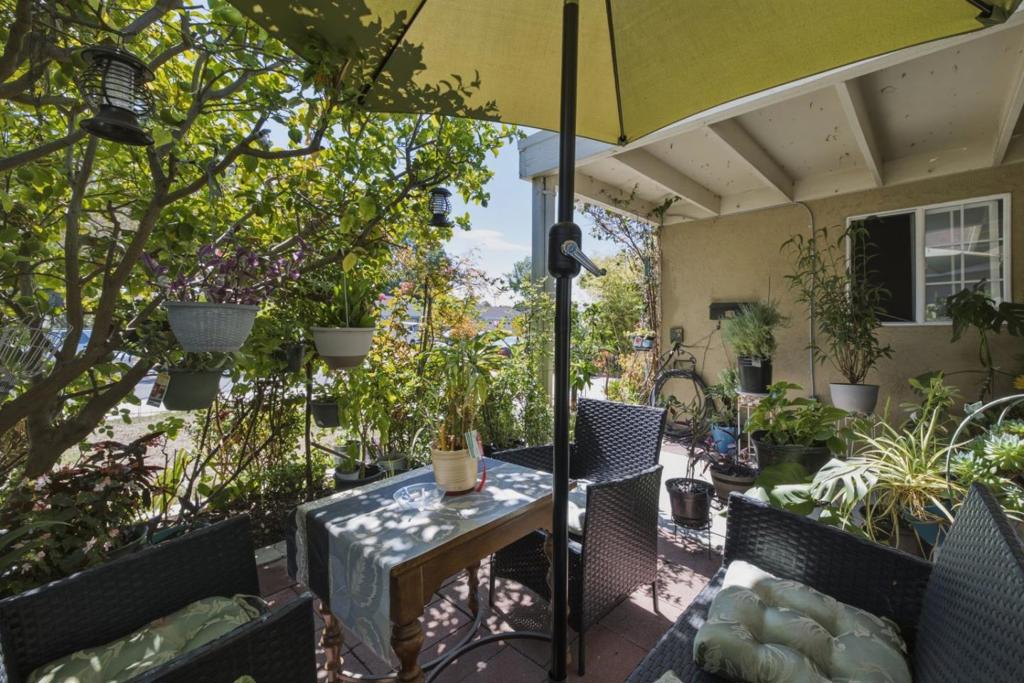 1179 Beaconsfield Property Photo 36
